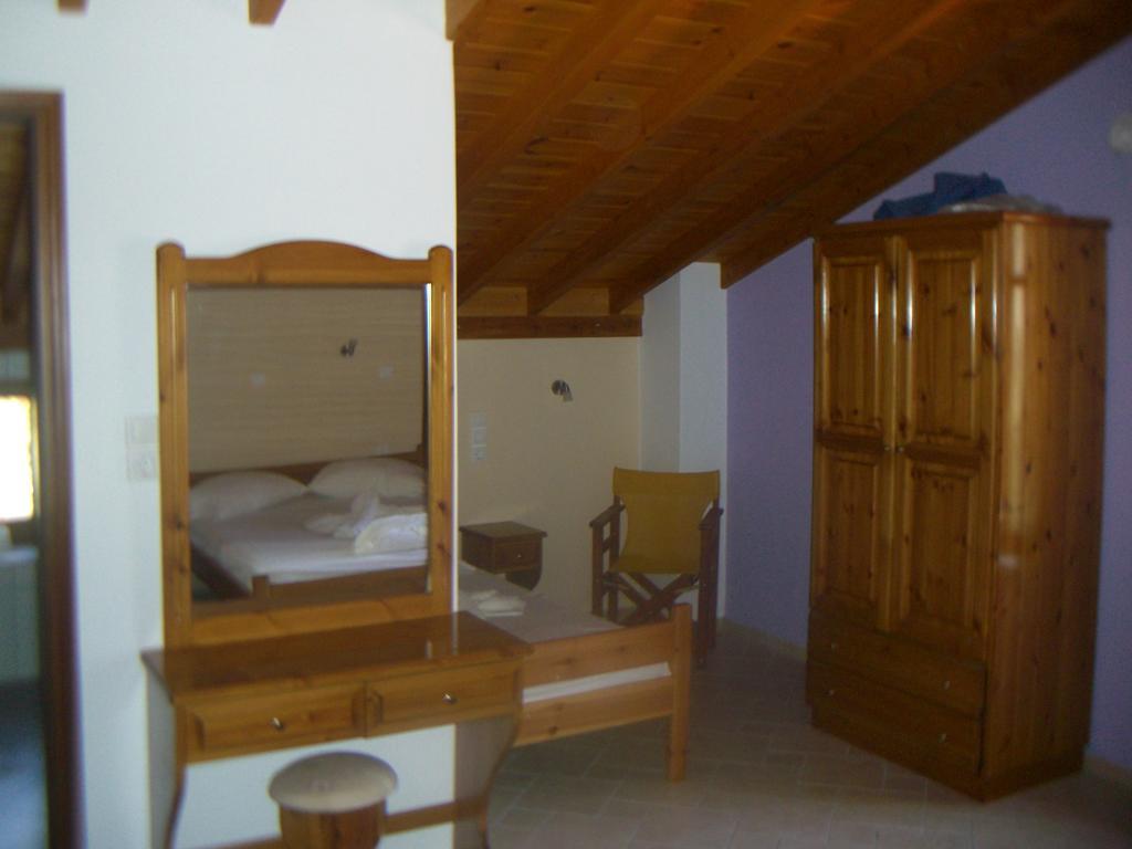 Blue Villa Panormos  Ruang foto