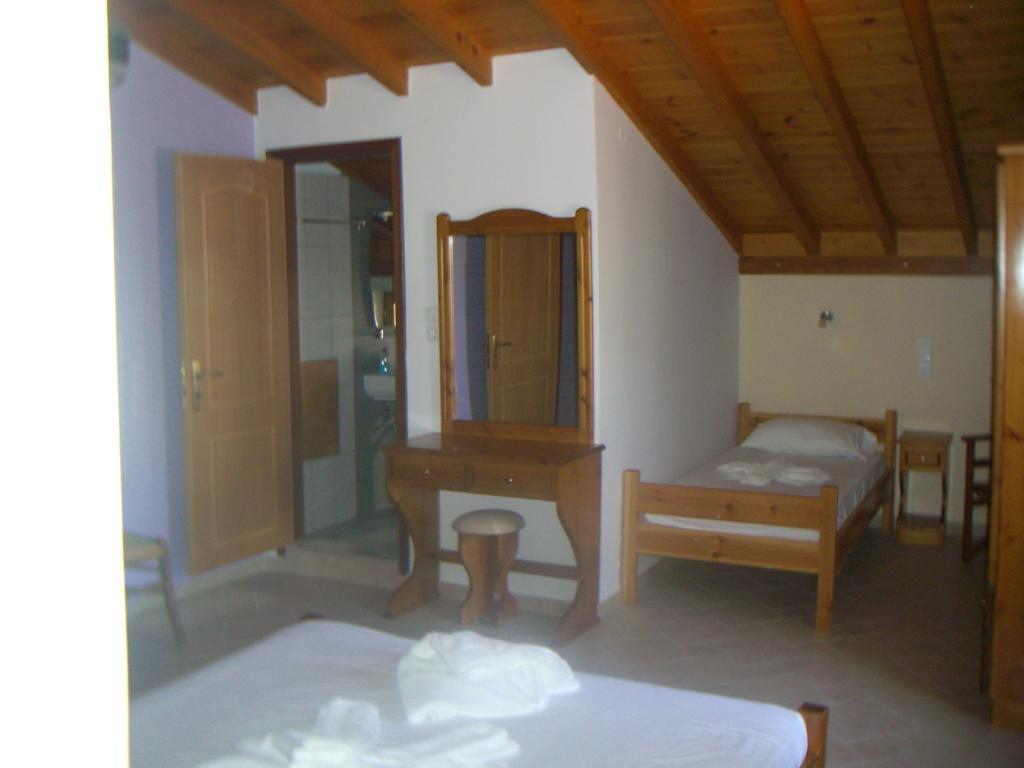Blue Villa Panormos  Ruang foto